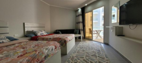 Charming Apartment Sunny & SeaView & Sandy Beach Front WiFi
